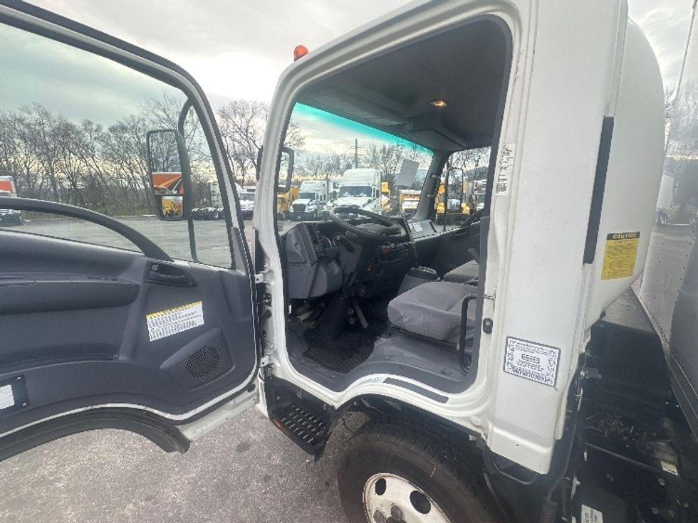 Light Duty Box Truck-Light and Medium Duty Trucks-Isuzu-2019-NPR-Greensboro-NC-94,122\n\t\tmiles-$ 39,750 - Image 16