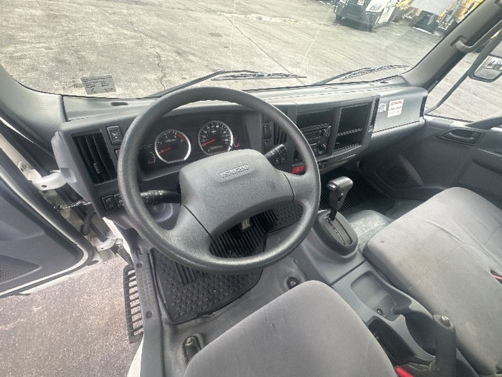 Light Duty Box Truck-Light and Medium Duty Trucks-Isuzu-2019-NPR-Greensboro-NC-94,122\n\t\tmiles-$ 39,750 - Image 17