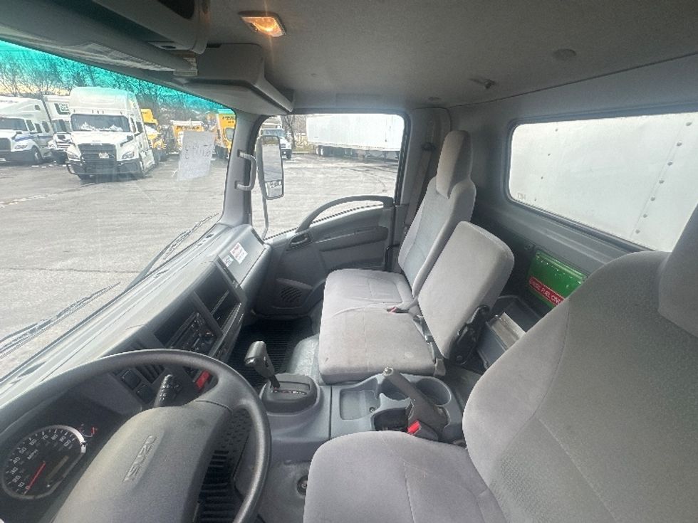 Light Duty Box Truck-Light and Medium Duty Trucks-Isuzu-2019-NPR-Greensboro-NC-94,122\n\t\tmiles-$ 39,750 - Image 19