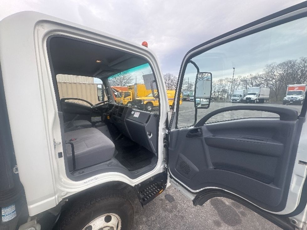 Light Duty Box Truck-Light and Medium Duty Trucks-Isuzu-2019-NPR-Greensboro-NC-94,122\n\t\tmiles-$ 39,750 - Image 20
