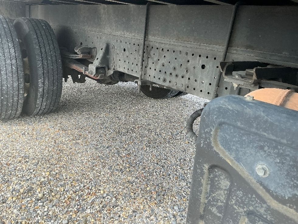 Light Duty Box Truck-Light and Medium Duty Trucks-Isuzu-2019-NPR-Gulfport-MS-133,847\n\t\tmiles-$ 36,500 - Image 14
