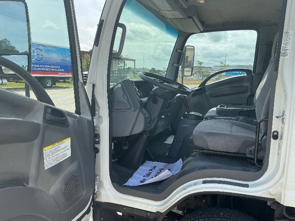 Light Duty Box Truck-Light and Medium Duty Trucks-Isuzu-2019-NPR-Gulfport-MS-133,847\n\t\tmiles-$ 36,500 - Image 16