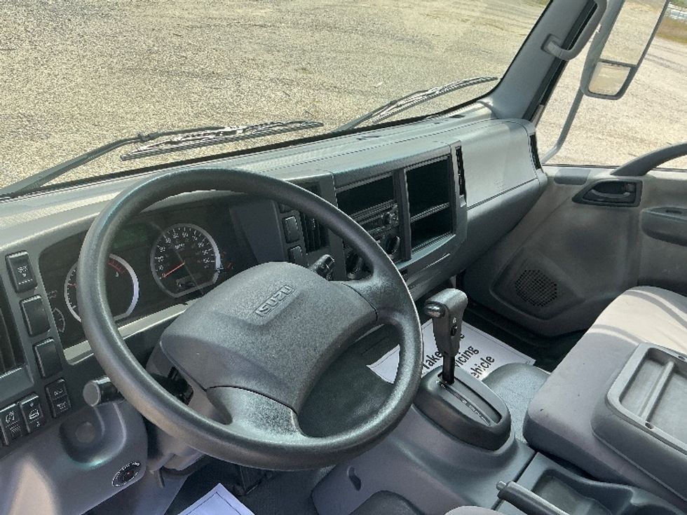 Light Duty Box Truck-Light and Medium Duty Trucks-Isuzu-2019-NPR-Gulfport-MS-133,847\n\t\tmiles-$ 36,500 - Image 17