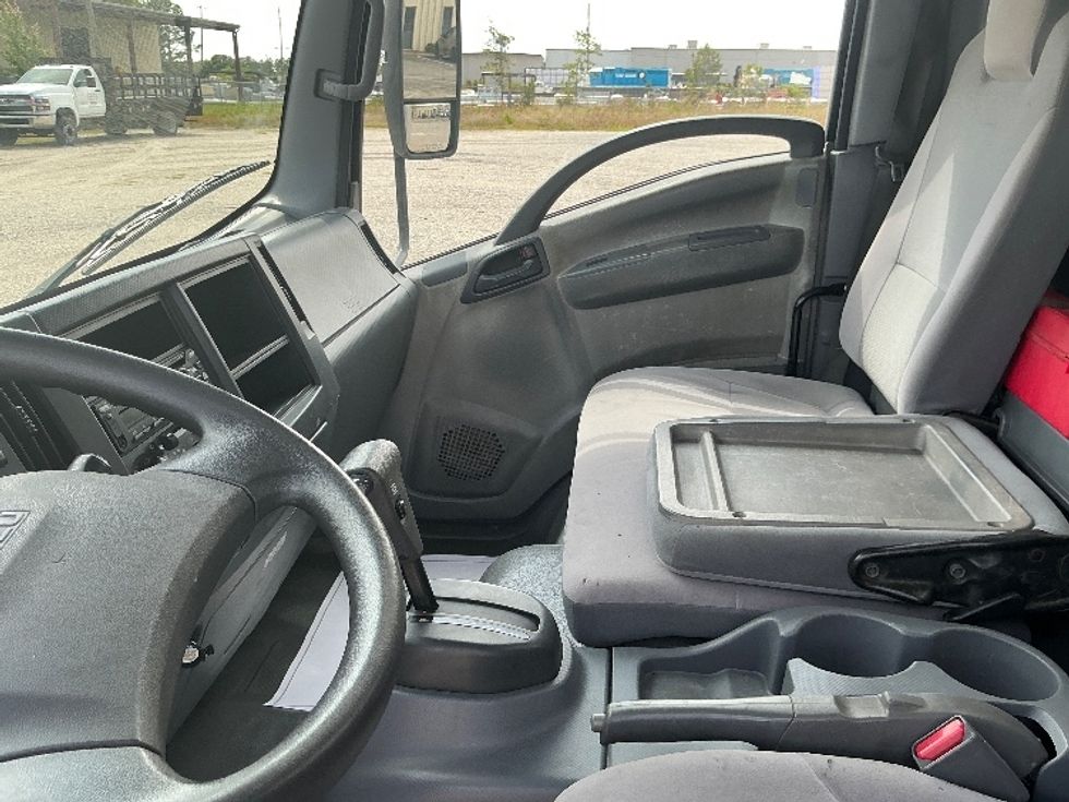 Light Duty Box Truck-Light and Medium Duty Trucks-Isuzu-2019-NPR-Gulfport-MS-133,847\n\t\tmiles-$ 36,500 - Image 19