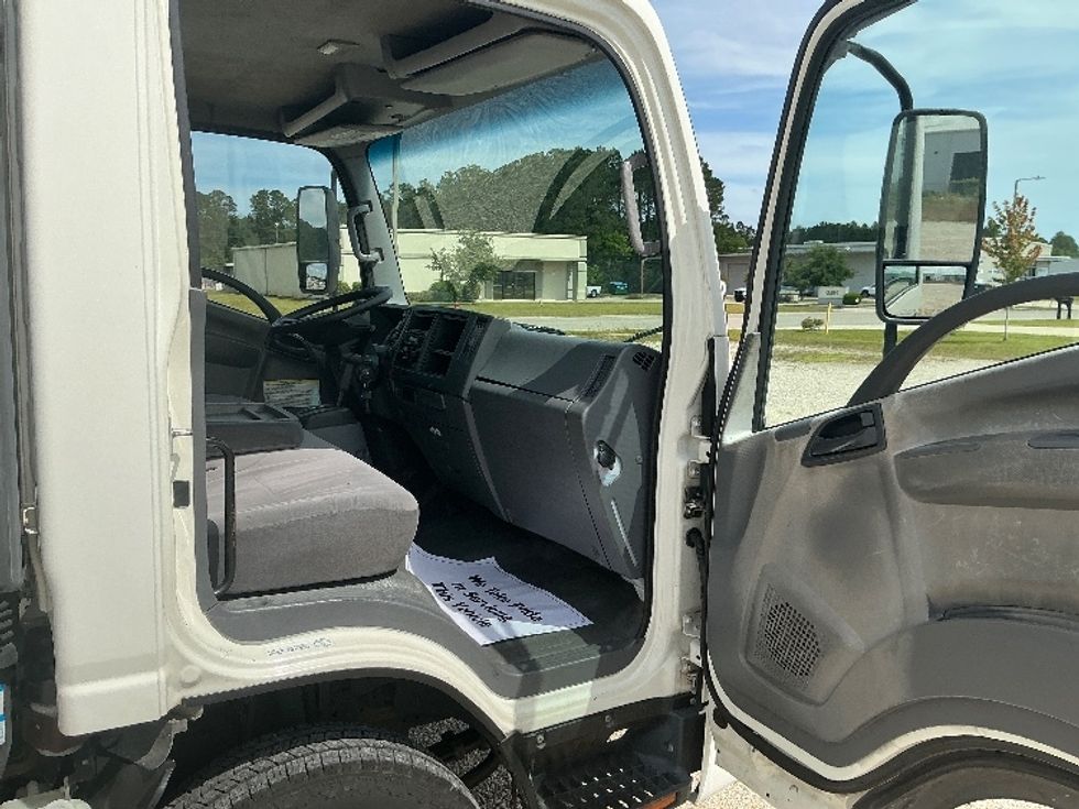 Light Duty Box Truck-Light and Medium Duty Trucks-Isuzu-2019-NPR-Gulfport-MS-133,847\n\t\tmiles-$ 36,500 - Image 20