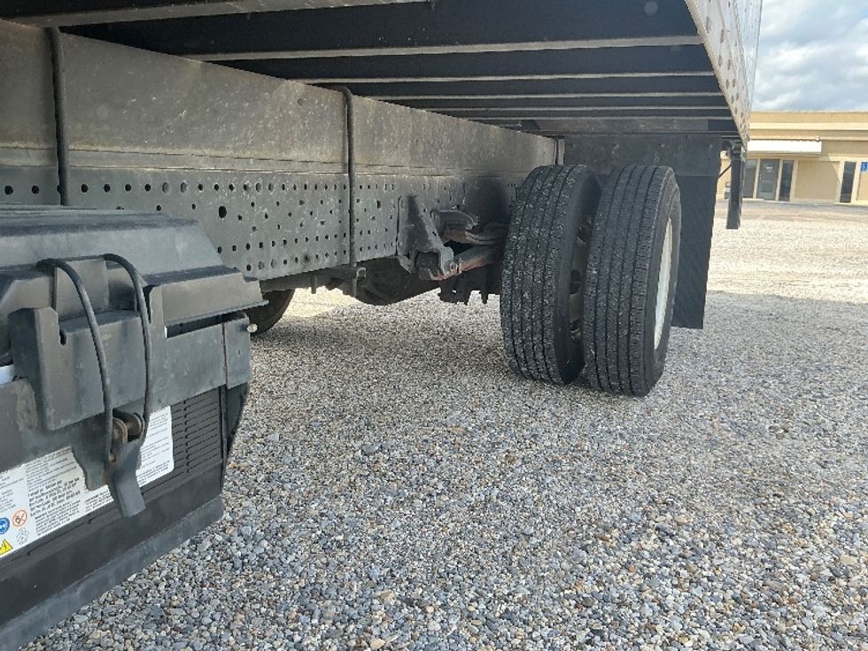 Light Duty Box Truck-Light and Medium Duty Trucks-Isuzu-2019-NPR-Gulfport-MS-133,847\n\t\tmiles-$ 36,500 - Image 5