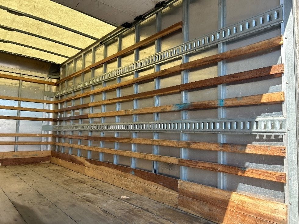 Light Duty Box Truck-Light and Medium Duty Trucks-Isuzu-2019-NPR-Kent-WA-135,222\n\t\tmiles-$ 36,000 - Image 10