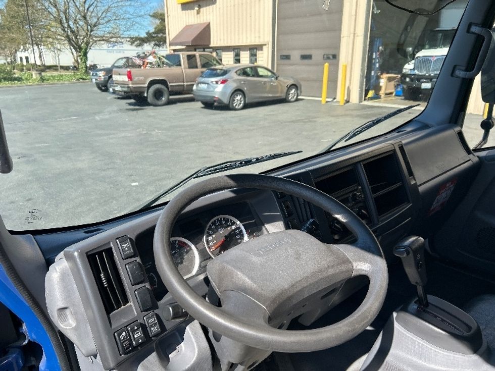 Light Duty Box Truck-Light and Medium Duty Trucks-Isuzu-2019-NPR-Kent-WA-135,222\n\t\tmiles-$ 36,000 - Image 15