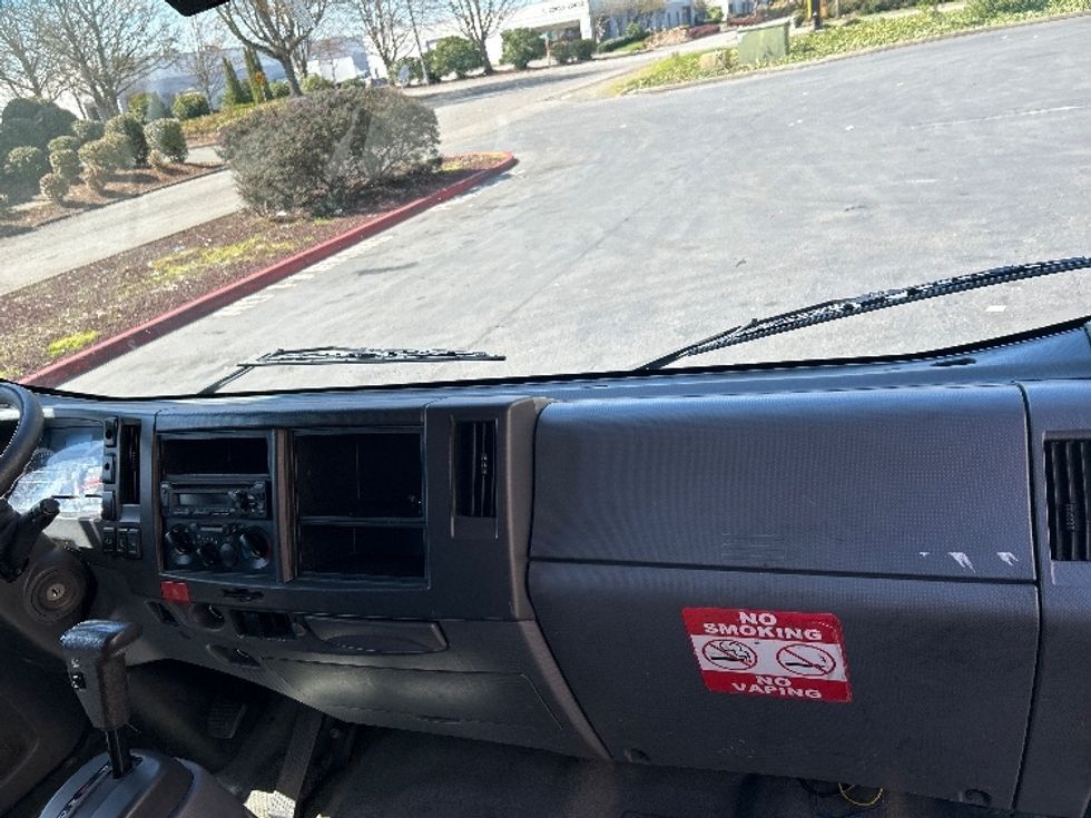 Light Duty Box Truck-Light and Medium Duty Trucks-Isuzu-2019-NPR-Kent-WA-135,222\n\t\tmiles-$ 36,000 - Image 19