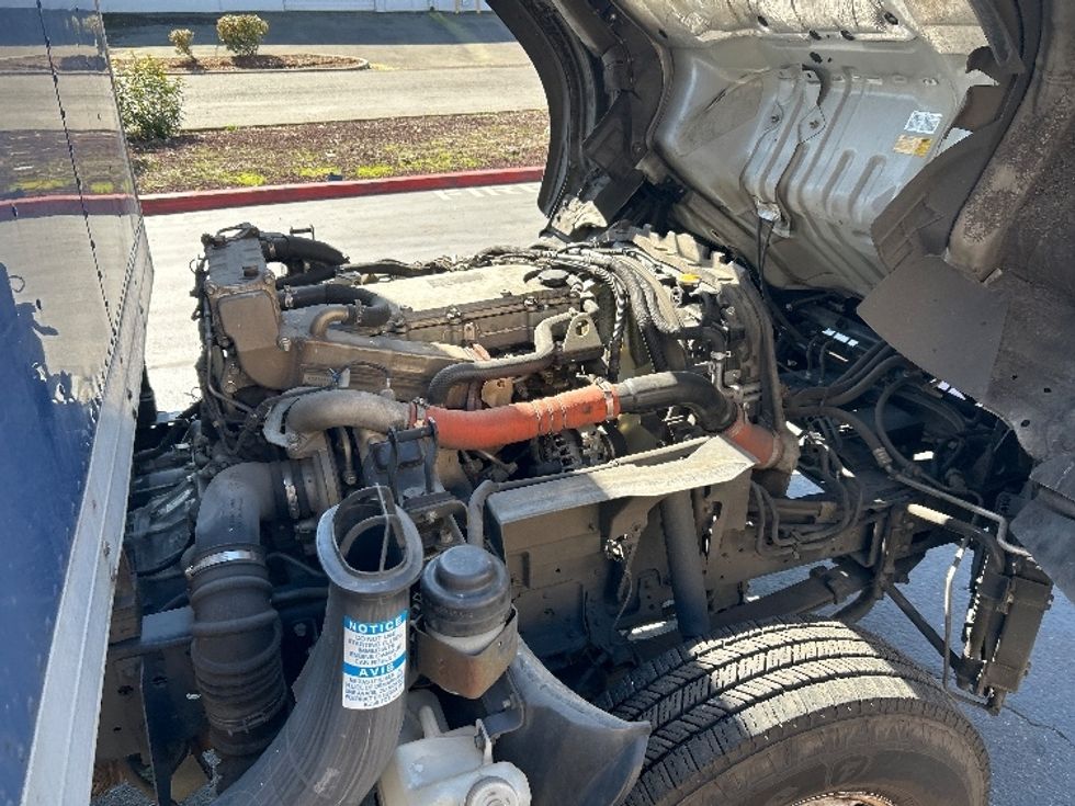Light Duty Box Truck-Light and Medium Duty Trucks-Isuzu-2019-NPR-Kent-WA-135,222\n\t\tmiles-$ 36,000 - Image 21