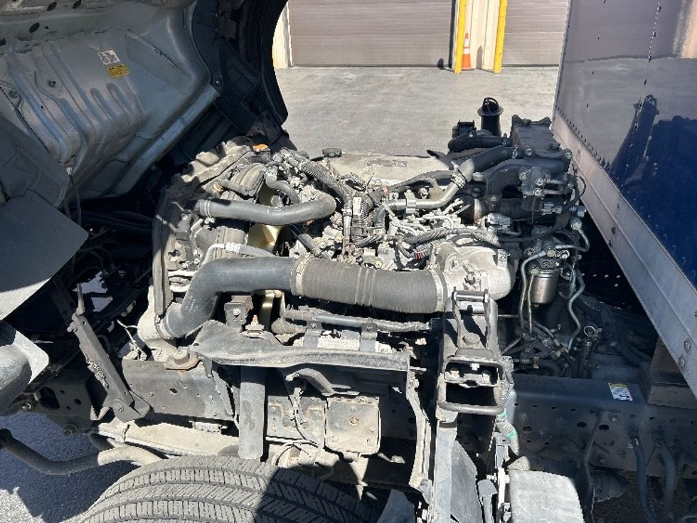 Light Duty Box Truck-Light and Medium Duty Trucks-Isuzu-2019-NPR-Kent-WA-135,222\n\t\tmiles-$ 36,000 - Image 22