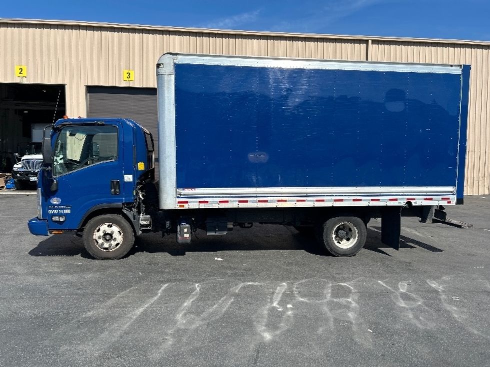 Light Duty Box Truck-Light and Medium Duty Trucks-Isuzu-2019-NPR-Kent-WA-135,222\n\t\tmiles-$ 36,000 - Image 4