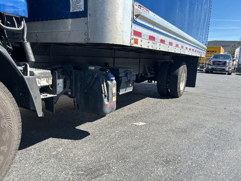 Light Duty Box Truck-Light and Medium Duty Trucks-Isuzu-2019-NPR-Kent-WA-135,222\n\t\tmiles-$ 36,000 - Image 5