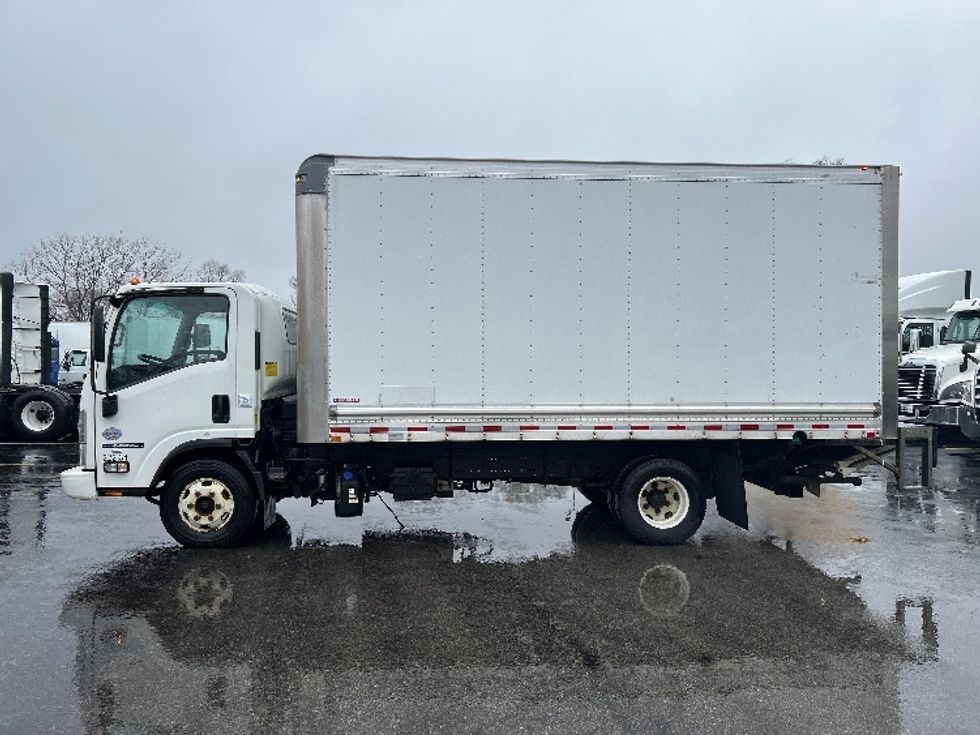 Light Duty Box Truck-Light and Medium Duty Trucks-Isuzu-2019-NPR-La Porte-IN-107,666\n\t\tmiles-$ 35,000 - Image 4