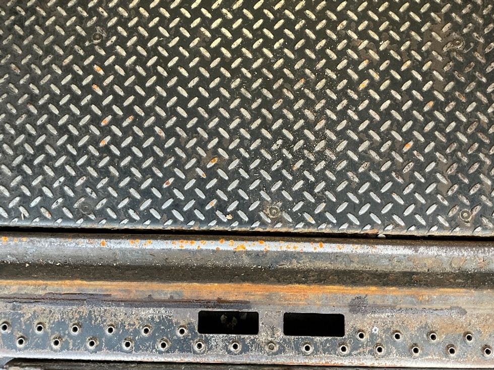 Light Duty Box Truck-Light and Medium Duty Trucks-Isuzu-2019-NPR-Portland-OR-90,240\n\t\tmiles-$ 41,250 - Image 10