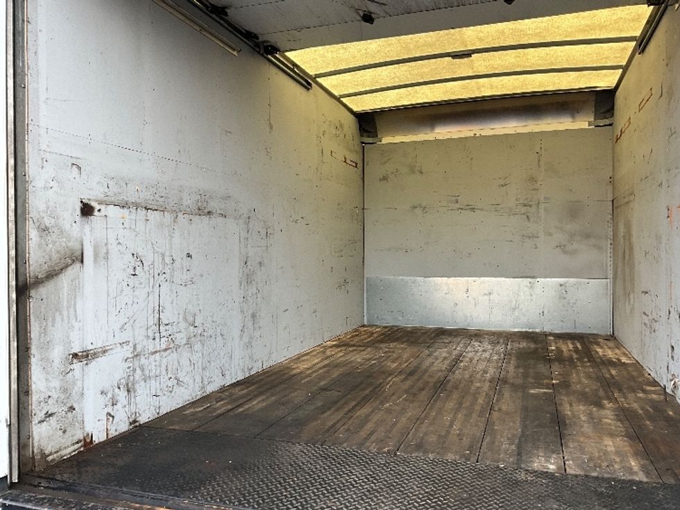 Light Duty Box Truck-Light and Medium Duty Trucks-Isuzu-2019-NPR-Portland-OR-90,240\n\t\tmiles-$ 41,250 - Image 11