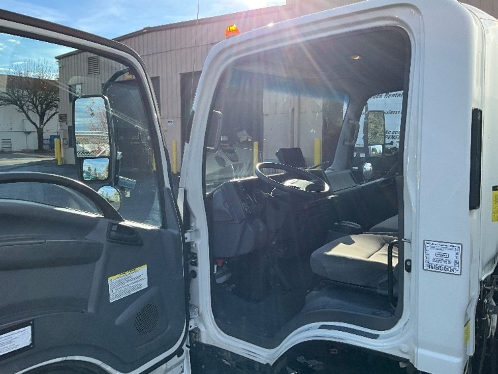 Light Duty Box Truck-Light and Medium Duty Trucks-Isuzu-2019-NPR-Portland-OR-90,240\n\t\tmiles-$ 41,250 - Image 20