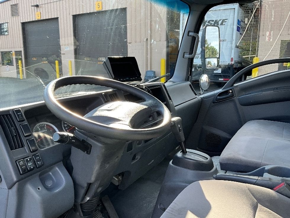 Light Duty Box Truck-Light and Medium Duty Trucks-Isuzu-2019-NPR-Portland-OR-90,240\n\t\tmiles-$ 41,250 - Image 21