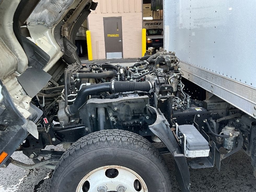 Light Duty Box Truck-Light and Medium Duty Trucks-Isuzu-2019-NPR-Portland-OR-90,240\n\t\tmiles-$ 41,250 - Image 24