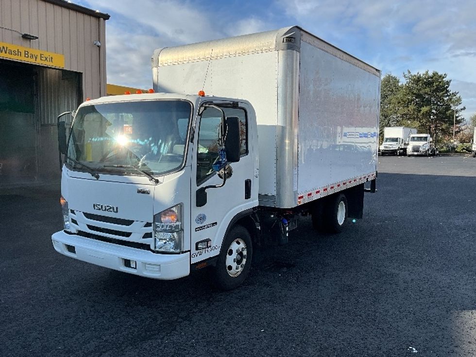 Light Duty Box Truck-Light and Medium Duty Trucks-Isuzu-2019-NPR-Portland-OR-90,240\n\t\tmiles-$ 41,250 - Image 3
