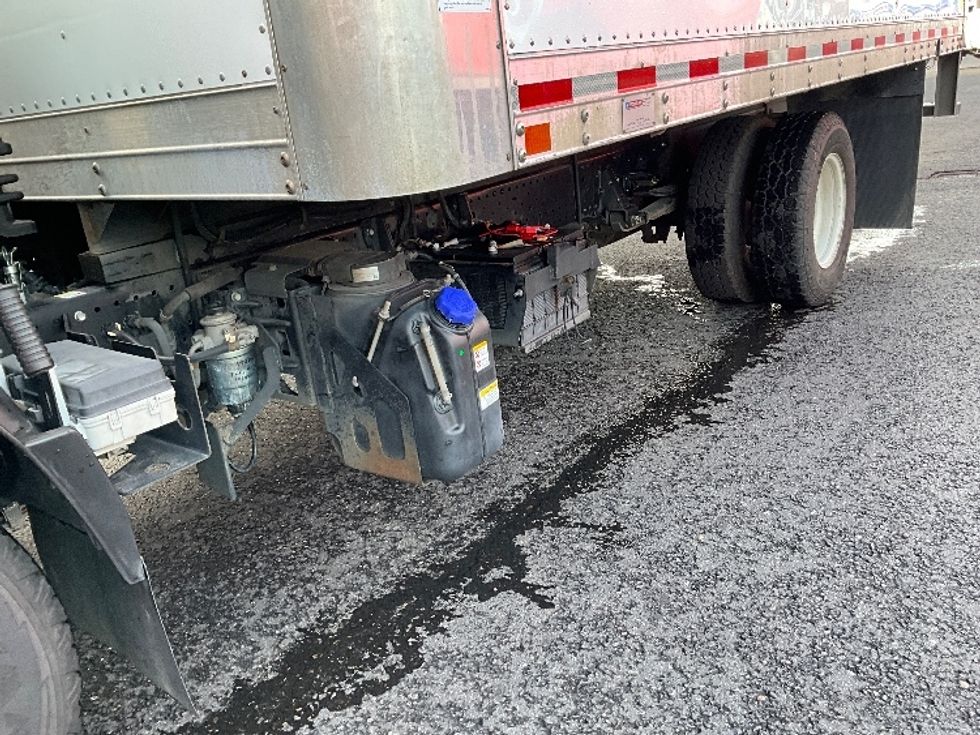 Light Duty Box Truck-Light and Medium Duty Trucks-Isuzu-2019-NPR-Portland-OR-90,240\n\t\tmiles-$ 41,250 - Image 5