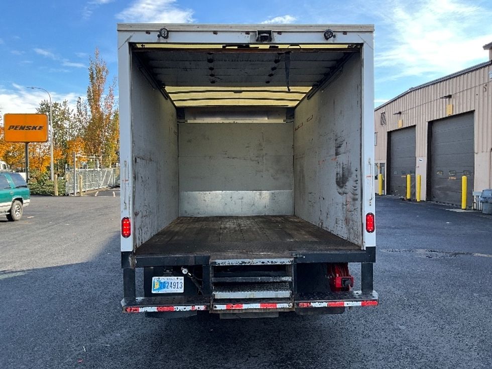 Light Duty Box Truck-Light and Medium Duty Trucks-Isuzu-2019-NPR-Portland-OR-90,240\n\t\tmiles-$ 41,250 - Image 8