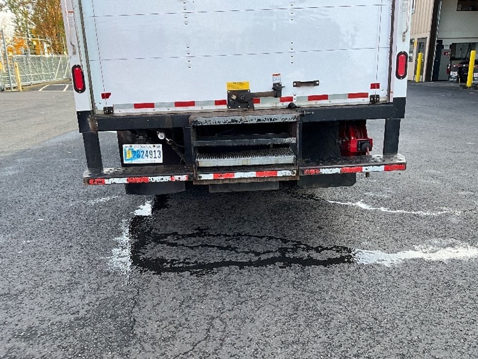 Light Duty Box Truck-Light and Medium Duty Trucks-Isuzu-2019-NPR-Portland-OR-90,240\n\t\tmiles-$ 41,250 - Image 9