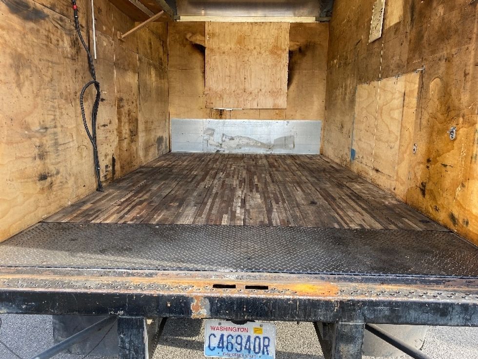 Light Duty Box Truck-Light and Medium Duty Trucks-Isuzu-2019-NPR-Seattle-WA-86,537\n\t\tmiles-$ 43,250 - Image 10