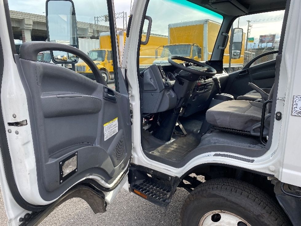 Light Duty Box Truck-Light and Medium Duty Trucks-Isuzu-2019-NPR-Seattle-WA-86,537\n\t\tmiles-$ 43,250 - Image 16