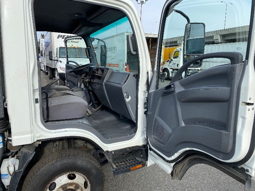 Light Duty Box Truck-Light and Medium Duty Trucks-Isuzu-2019-NPR-Seattle-WA-86,537\n\t\tmiles-$ 43,250 - Image 20