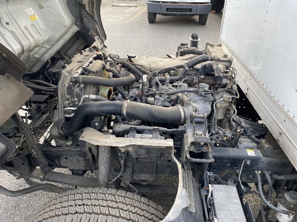 Light Duty Box Truck-Light and Medium Duty Trucks-Isuzu-2019-NPR-Seattle-WA-86,537\n\t\tmiles-$ 43,250 - Image 23