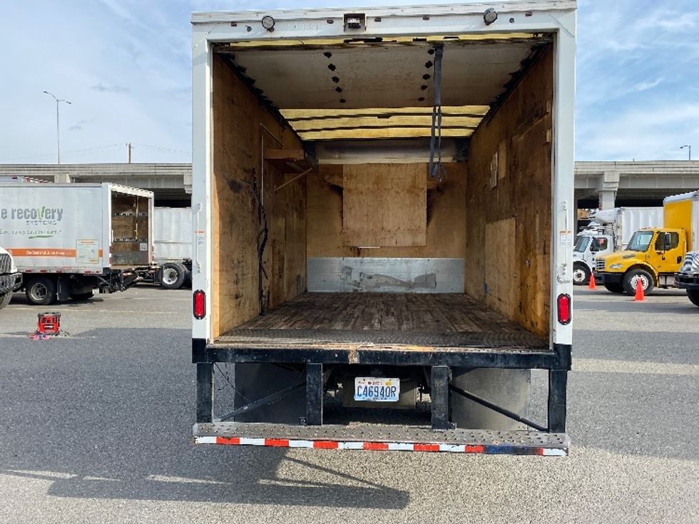 Light Duty Box Truck-Light and Medium Duty Trucks-Isuzu-2019-NPR-Seattle-WA-86,537\n\t\tmiles-$ 43,250 - Image 8