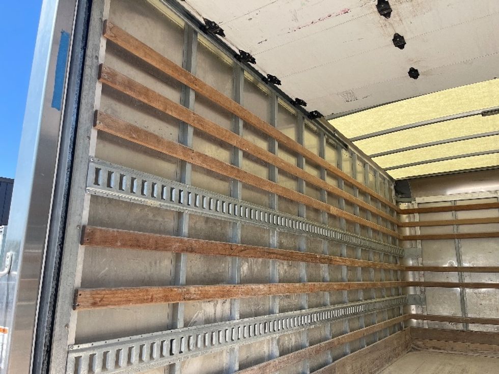 Light Duty Box Truck-Light and Medium Duty Trucks-Isuzu-2019-NPR-Sterling-VA-65,392\n\t\tmiles-$ 45,250 - Image 10