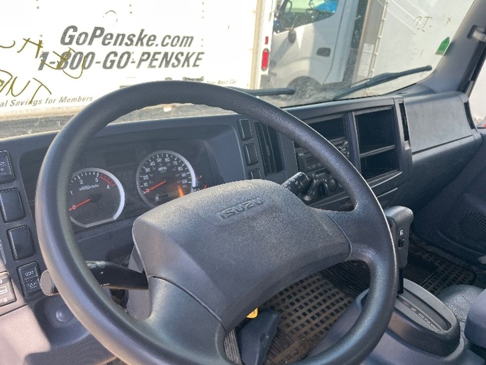 2019 Isuzu NPR photo 8