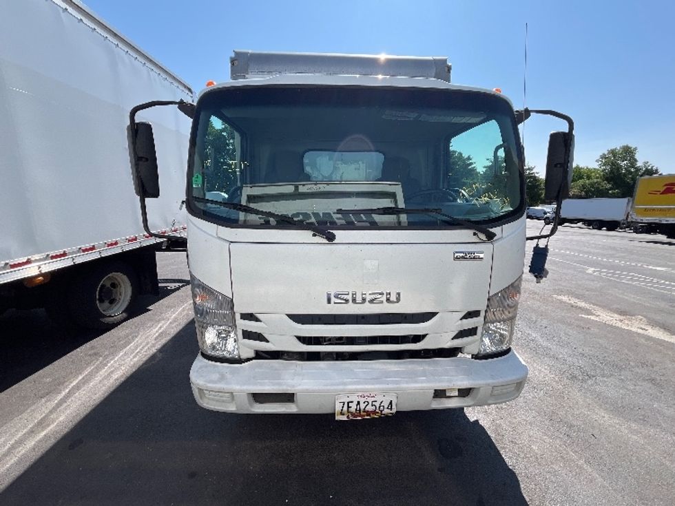 2019 Isuzu NPR photo 2
