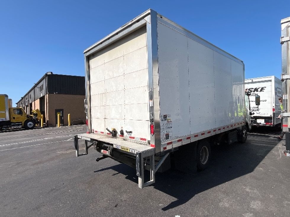 2019 Isuzu NPR photo 4