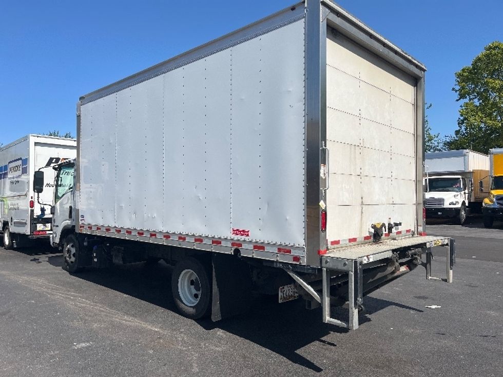 2019 Isuzu NPR photo 5