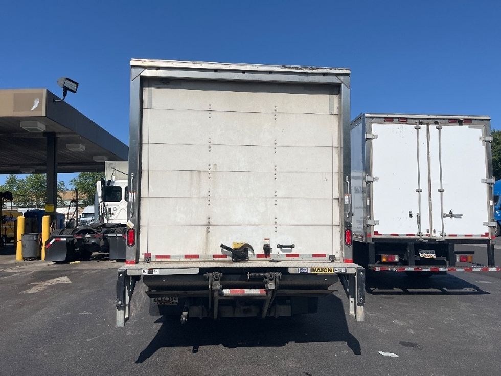 2019 Isuzu NPR photo 6