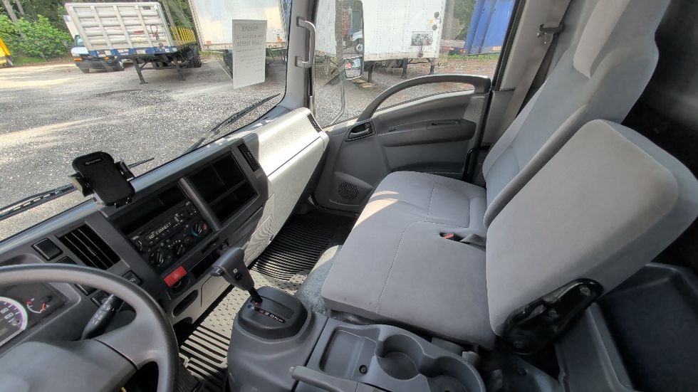 Light Duty Box Truck-Light and Medium Duty Trucks-Isuzu-2019-NPR-Suwanee-GA-127,127\n\t\tmiles-$ 38,250 - Image 19