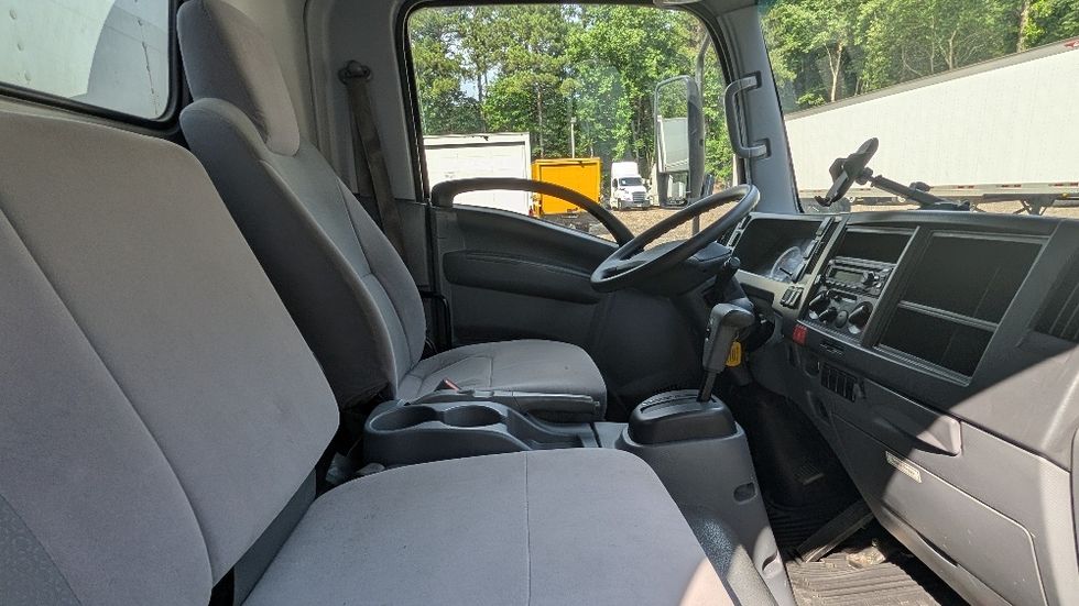 Light Duty Box Truck-Light and Medium Duty Trucks-Isuzu-2019-NPR-Suwanee-GA-127,127\n\t\tmiles-$ 38,250 - Image 22