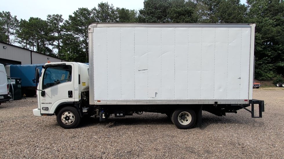 Light Duty Box Truck-Light and Medium Duty Trucks-Isuzu-2019-NPR-Suwanee-GA-127,127\n\t\tmiles-$ 38,250 - Image 4
