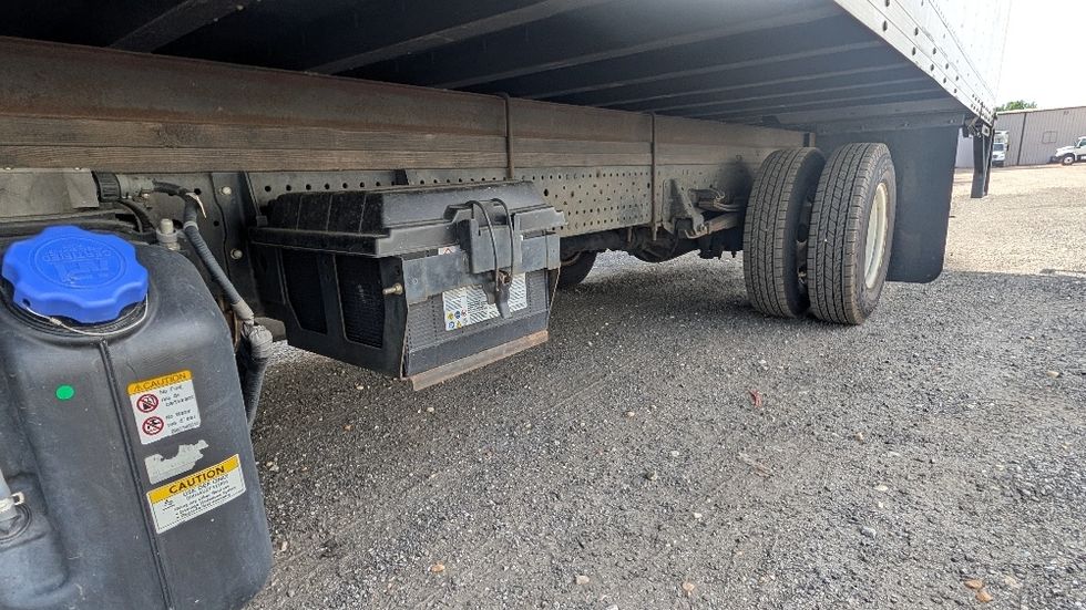 Light Duty Box Truck-Light and Medium Duty Trucks-Isuzu-2019-NPR-Suwanee-GA-127,127\n\t\tmiles-$ 38,250 - Image 5