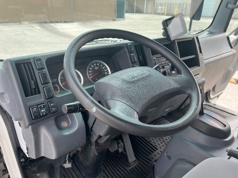 Light Duty Box Truck-Light and Medium Duty Trucks-Isuzu-2019-NPR-Tampa-FL-215,377\n\t\tmiles-$ 21,500 - Image 17