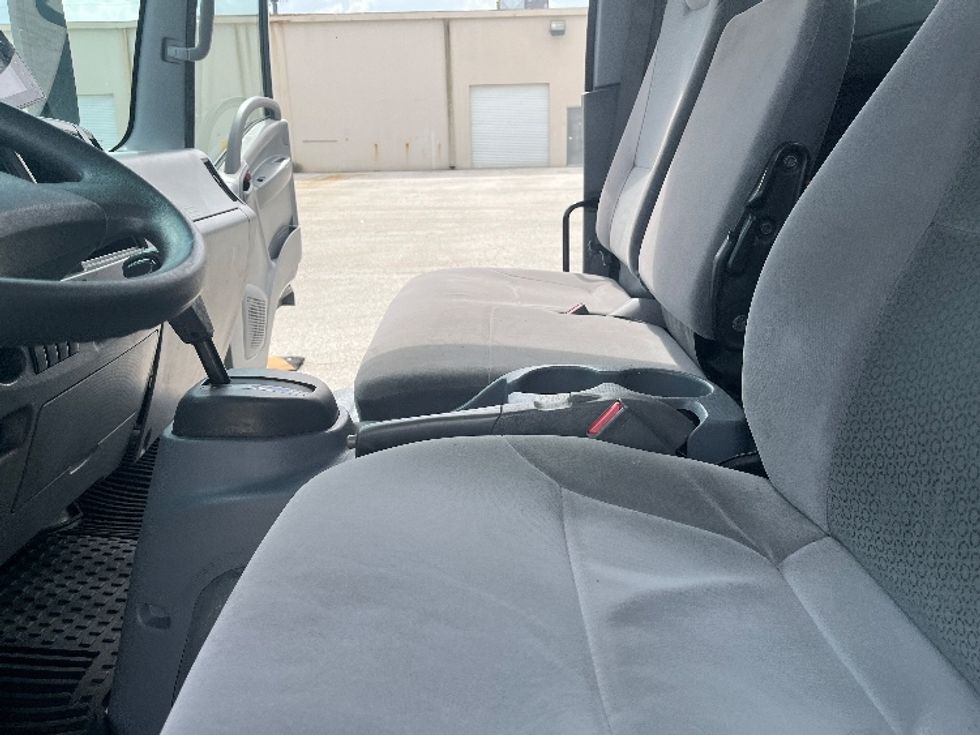 Light Duty Box Truck-Light and Medium Duty Trucks-Isuzu-2019-NPR-Tampa-FL-215,377\n\t\tmiles-$ 21,500 - Image 19