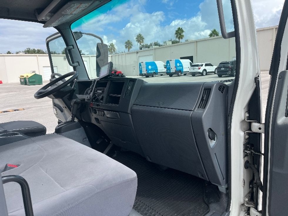 Light Duty Box Truck-Light and Medium Duty Trucks-Isuzu-2019-NPR-Tampa-FL-215,377\n\t\tmiles-$ 21,500 - Image 21