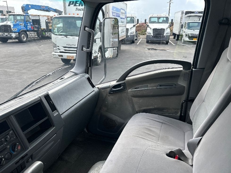 Light Duty Box Truck-Light and Medium Duty Trucks-Isuzu-2019-NPR-Torrance-CA-62,874\n\t\tmiles-$ 44,500 - Image 19