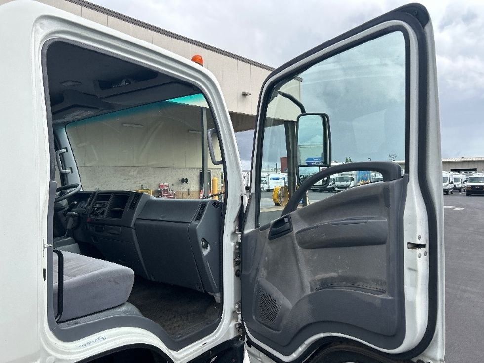 Light Duty Box Truck-Light and Medium Duty Trucks-Isuzu-2019-NPR-Torrance-CA-62,874\n\t\tmiles-$ 44,500 - Image 20