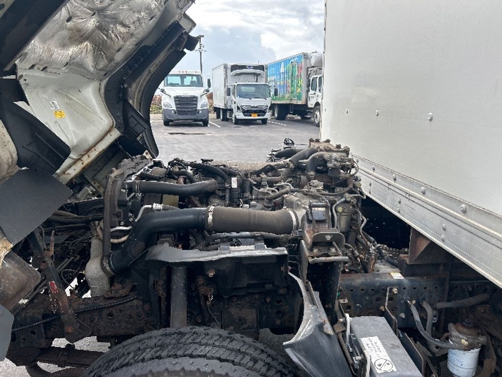 Light Duty Box Truck-Light and Medium Duty Trucks-Isuzu-2019-NPR-Torrance-CA-62,874\n\t\tmiles-$ 44,500 - Image 24