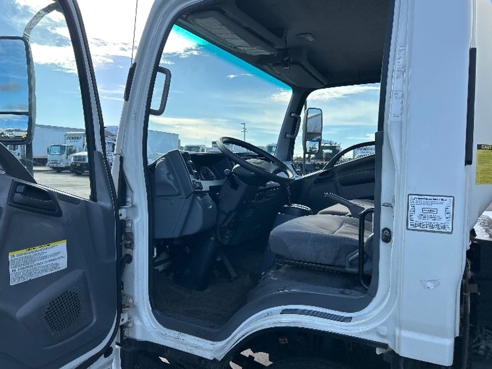 Light Duty Box Truck-Light and Medium Duty Trucks-Isuzu-2019-NPR-Torrance-CA-64,031\n\t\tmiles-$ 44,500 - Image 16
