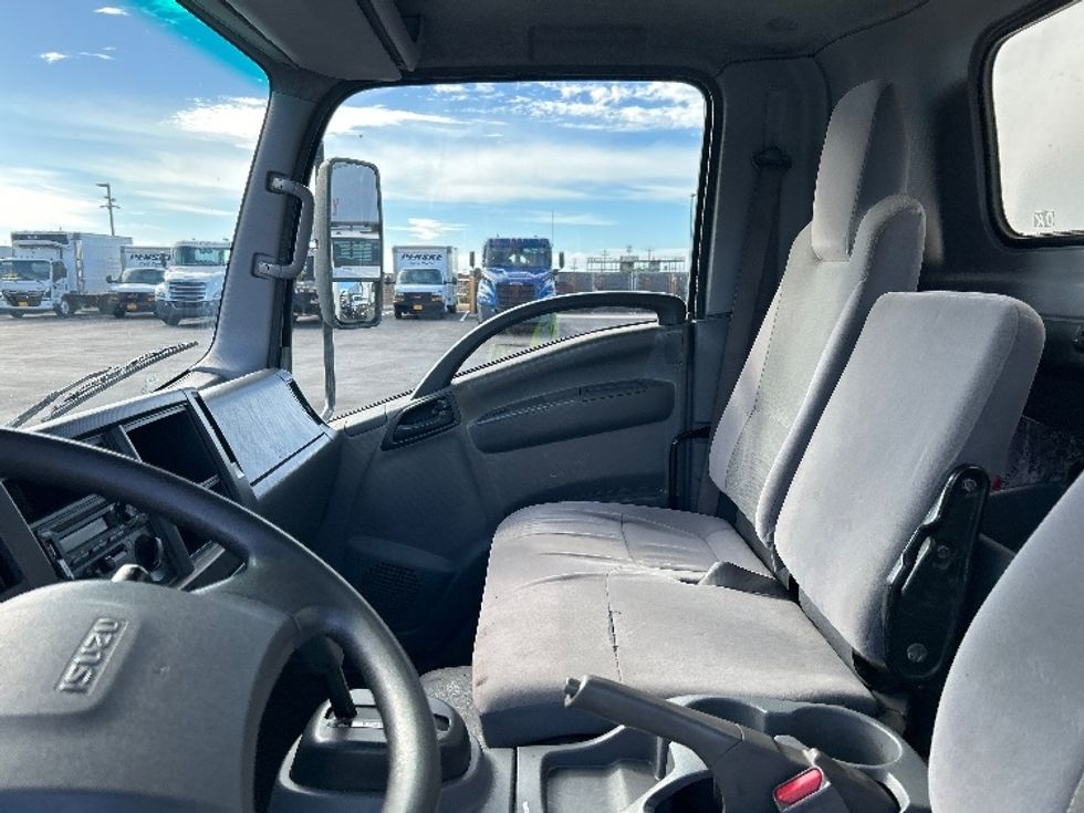 Light Duty Box Truck-Light and Medium Duty Trucks-Isuzu-2019-NPR-Torrance-CA-64,031\n\t\tmiles-$ 44,500 - Image 19